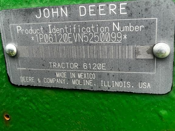 Image of John Deere 6120E equipment image 4