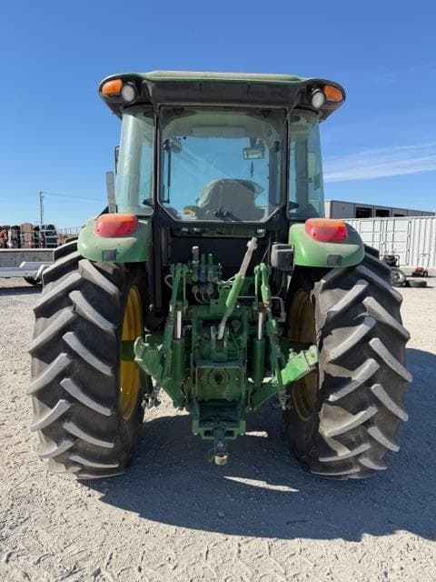 Image of John Deere 6120E equipment image 3