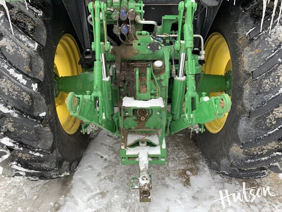 Image of John Deere 6120E equipment image 4