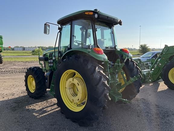 Image of John Deere 6120E equipment image 2