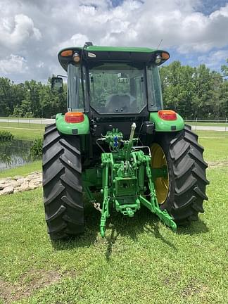 Image of John Deere 6120E equipment image 4