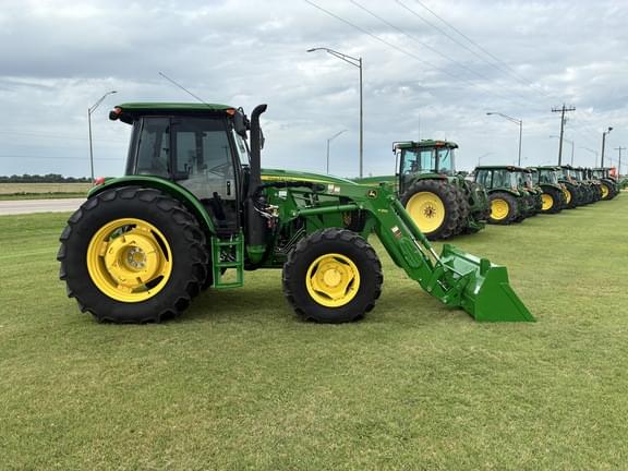 Image of John Deere 6120E equipment image 2