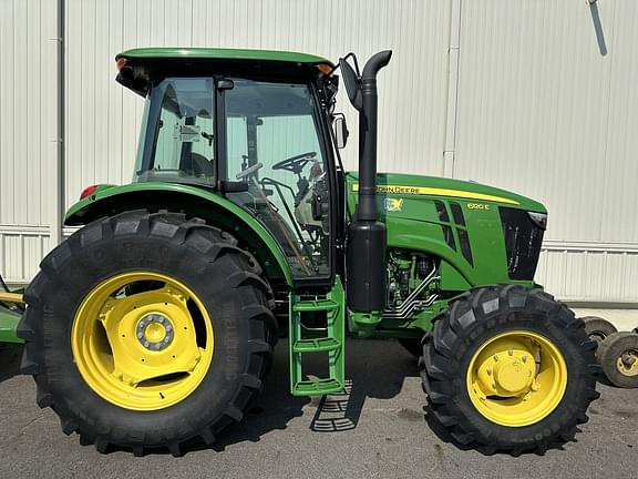 Image of John Deere 6120E equipment image 4