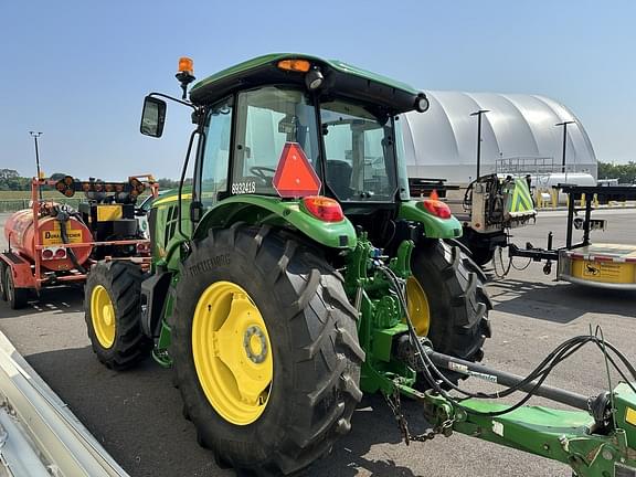 Image of John Deere 6120E equipment image 4