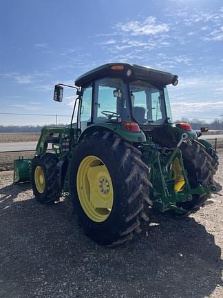 Image of John Deere 6120E equipment image 3