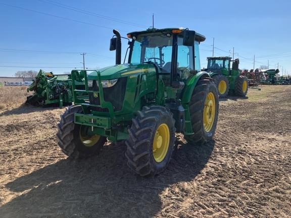 Image of John Deere 6120E equipment image 1