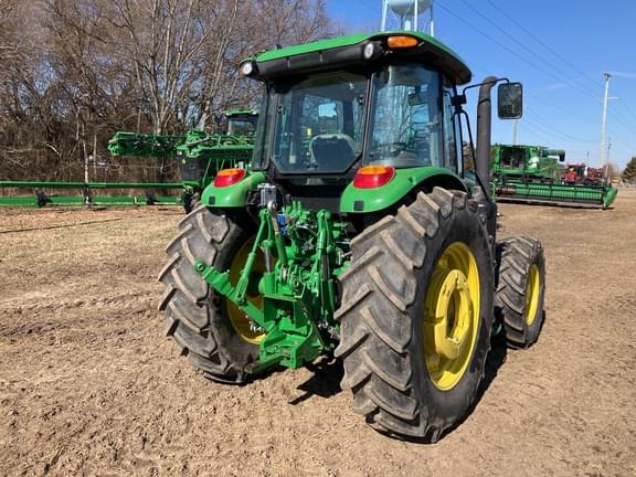 Image of John Deere 6120E equipment image 3