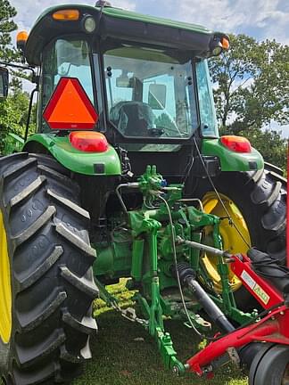 Image of John Deere 6120E equipment image 3