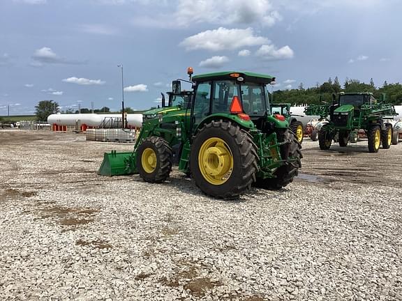 Image of John Deere 6120E equipment image 2