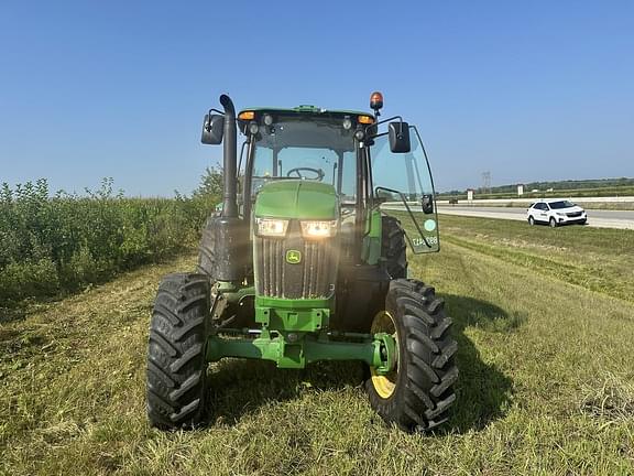 Image of John Deere 6120E equipment image 2