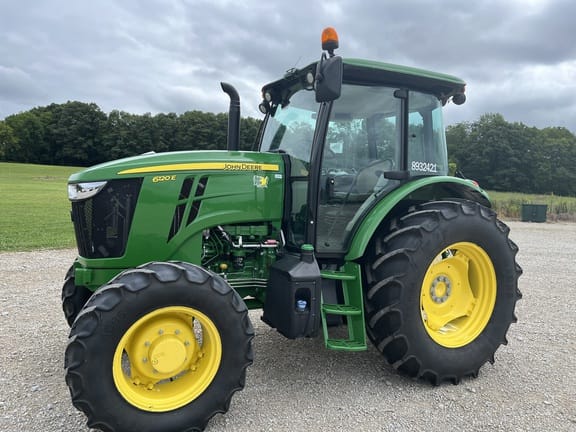 2022 John Deere 6120E Equipment Image0