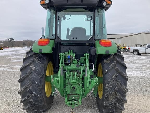 Image of John Deere 6120E equipment image 3