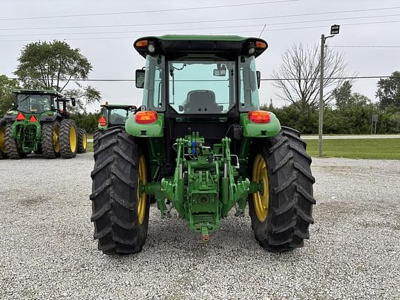 Image of John Deere 6120E equipment image 4