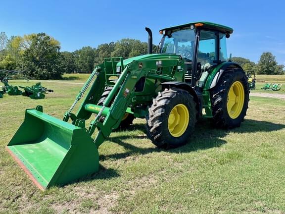Image of John Deere 6120E equipment image 1