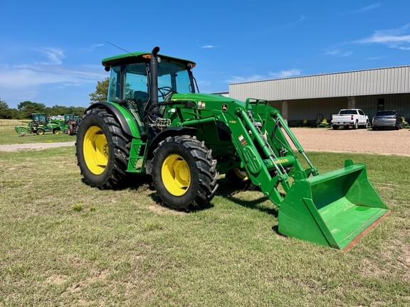 Image of John Deere 6120E equipment image 3