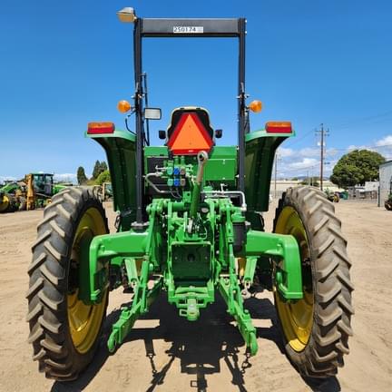 Image of John Deere 6120E equipment image 3