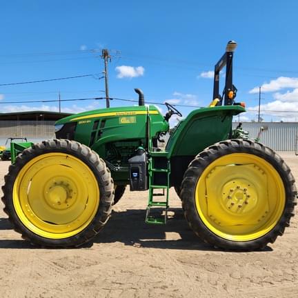 Image of John Deere 6120E equipment image 1