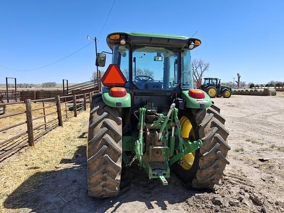 Image of John Deere 6120E equipment image 4