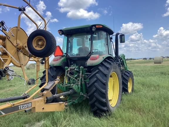 Image of John Deere 6120E equipment image 4