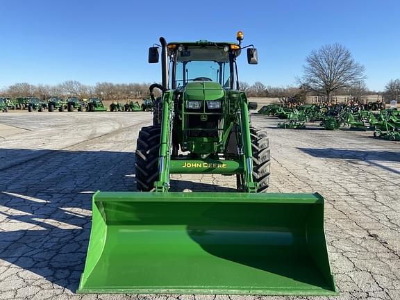 Image of John Deere 6120E equipment image 2