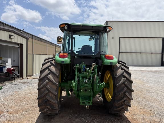 Image of John Deere 6120E equipment image 3