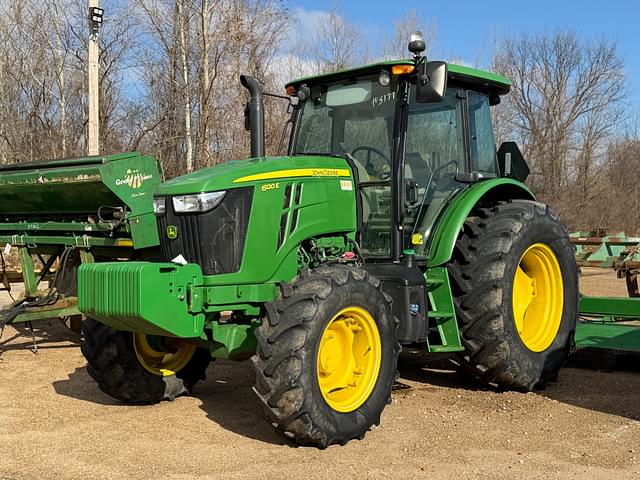 Image of John Deere 6120E equipment image 1