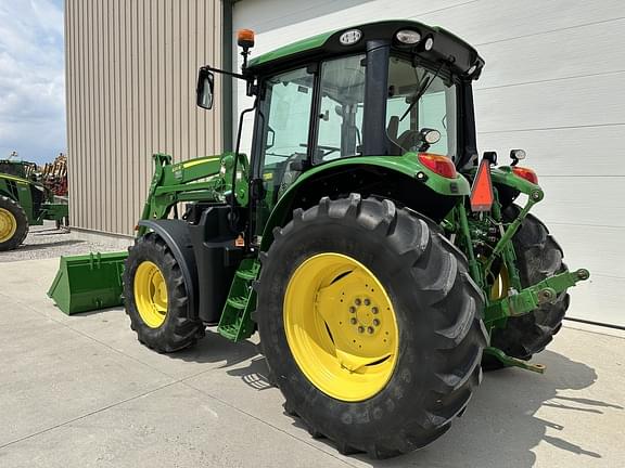 Image of John Deere 6120M equipment image 2