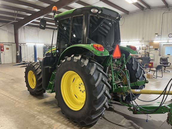 Image of John Deere 6120M equipment image 4