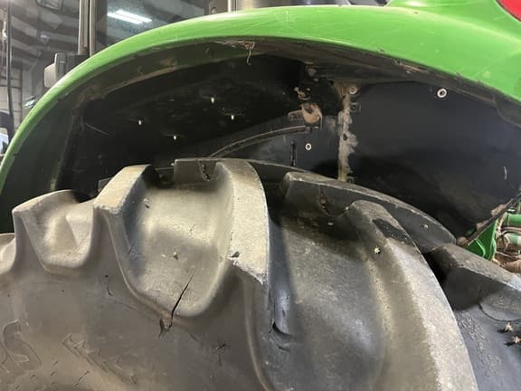 Image of John Deere 6120M equipment image 3