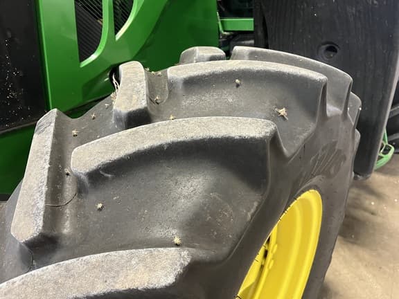 Image of John Deere 6120M equipment image 1