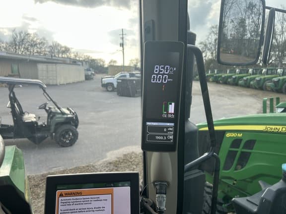 Image of John Deere 6120M equipment image 2