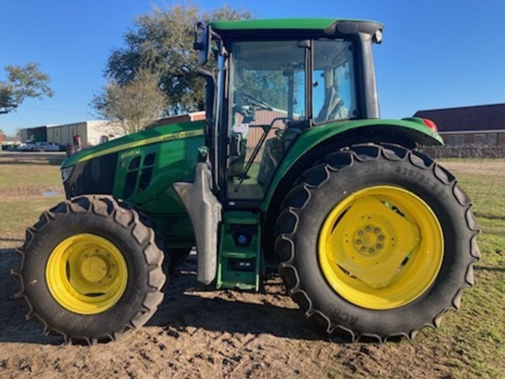 2022 John Deere 6120M Equipment Image0