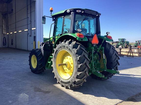 Image of John Deere 6120M equipment image 2