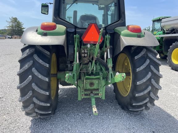 Image of John Deere 6120M equipment image 4