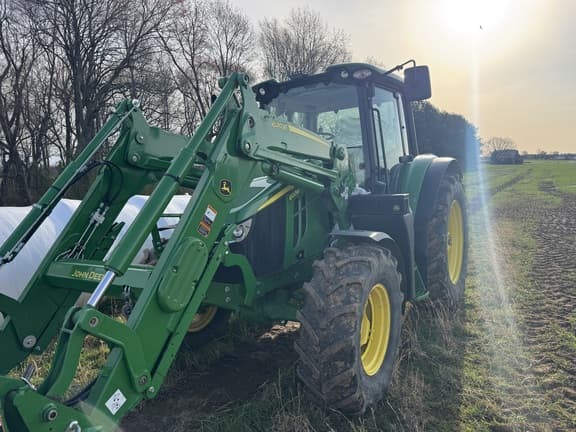 Image of John Deere 6120M equipment image 1