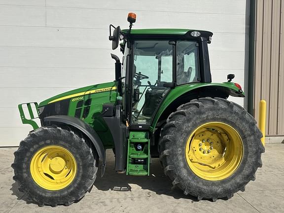 Image of John Deere 6120M equipment image 1