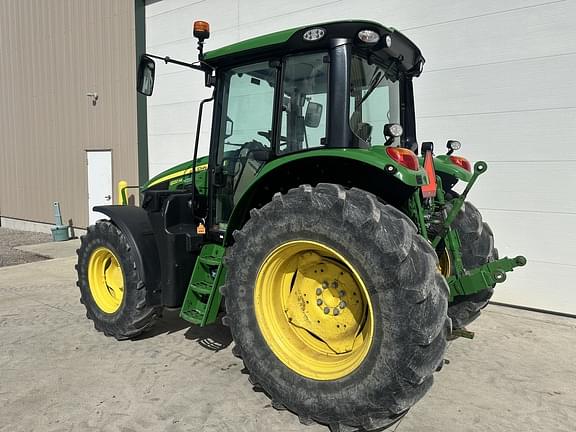 Image of John Deere 6120M equipment image 2