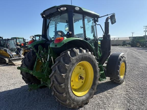 Image of John Deere 6120M equipment image 3