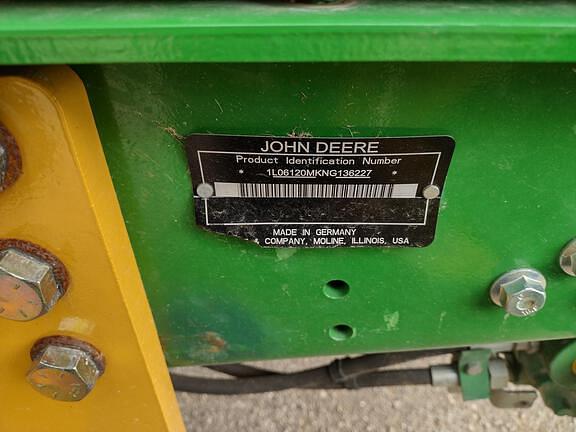 Image of John Deere 6120M equipment image 2