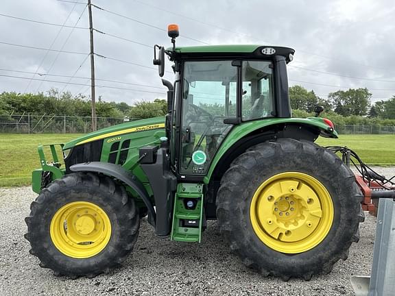 Image of John Deere 6120M equipment image 1