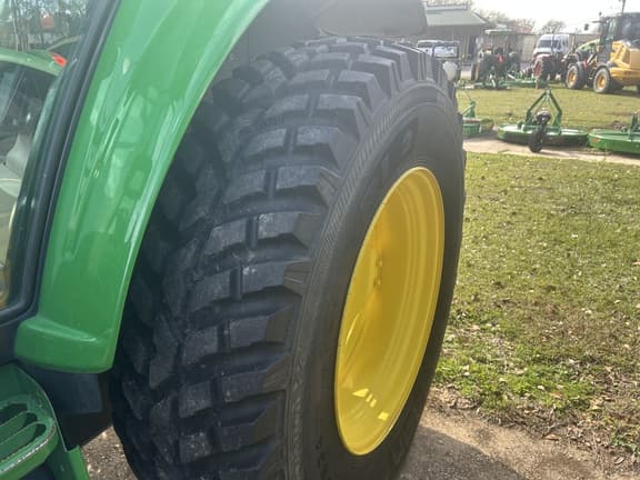 Image of John Deere 6120M equipment image 2