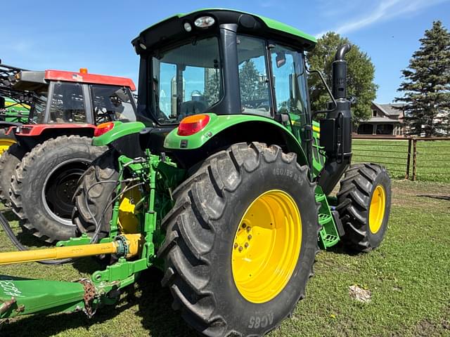 Image of John Deere 6120M equipment image 4