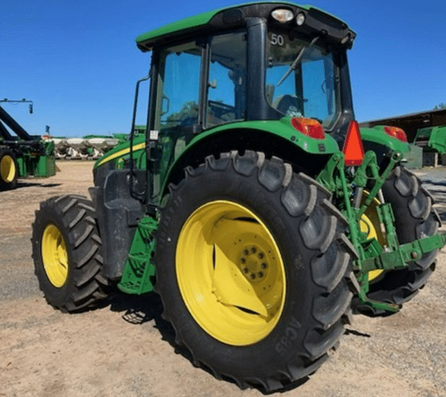 Image of John Deere 6120M equipment image 4