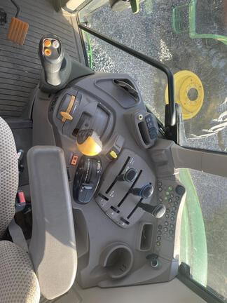Image of John Deere 6120M equipment image 1
