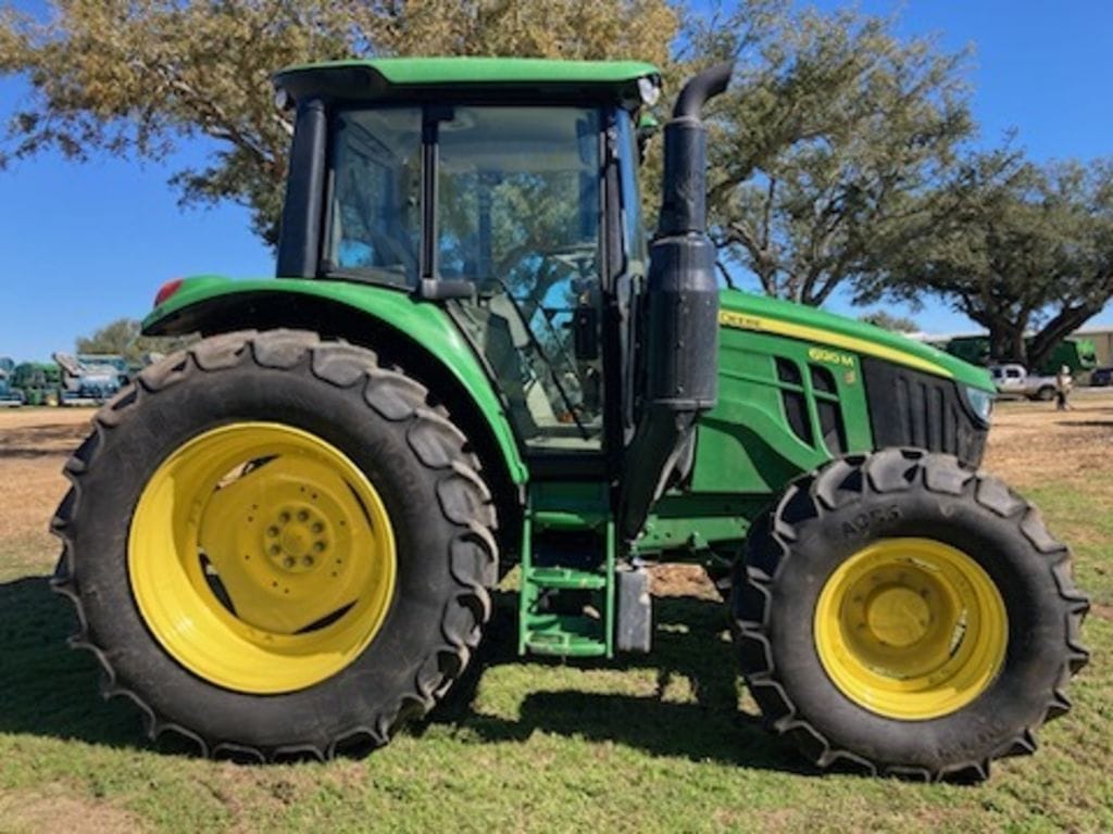 2022 John Deere 6120M Equipment Image0