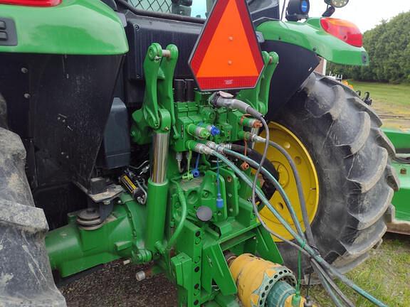 Image of John Deere 6120M equipment image 4