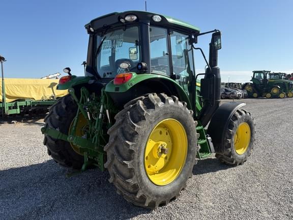Image of John Deere 6120M equipment image 3