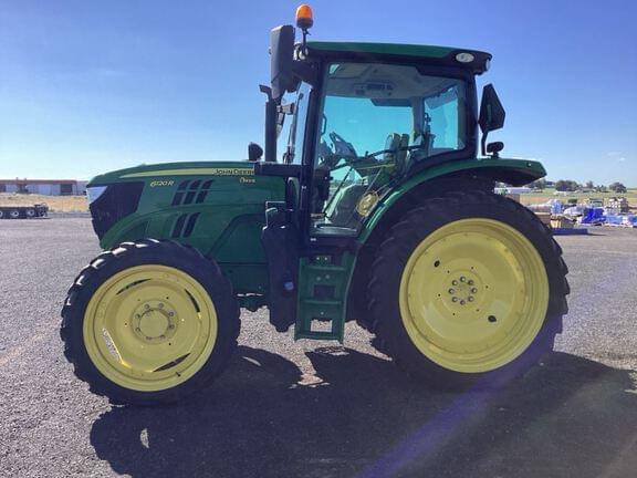 Image of John Deere 6120R equipment image 1