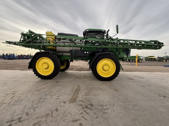 2022 John Deere 612R Equipment Image0
