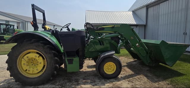 Image of John Deere 6130M equipment image 4